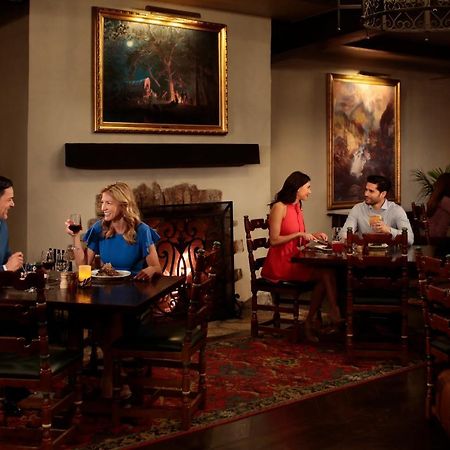 The Inn At Indian Village מראה חיצוני תמונה Interior of the restaurant