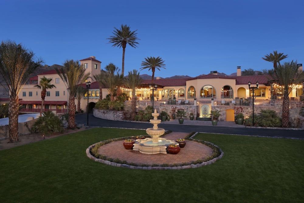 The Inn At Indian Village מראה חיצוני תמונה Fountain at the Royal Palms Resort and Spa