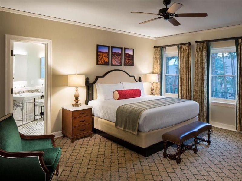 The Inn At Indian Village מראה חיצוני תמונה A bedroom at the Inn at Disney's Vero Beach Resort