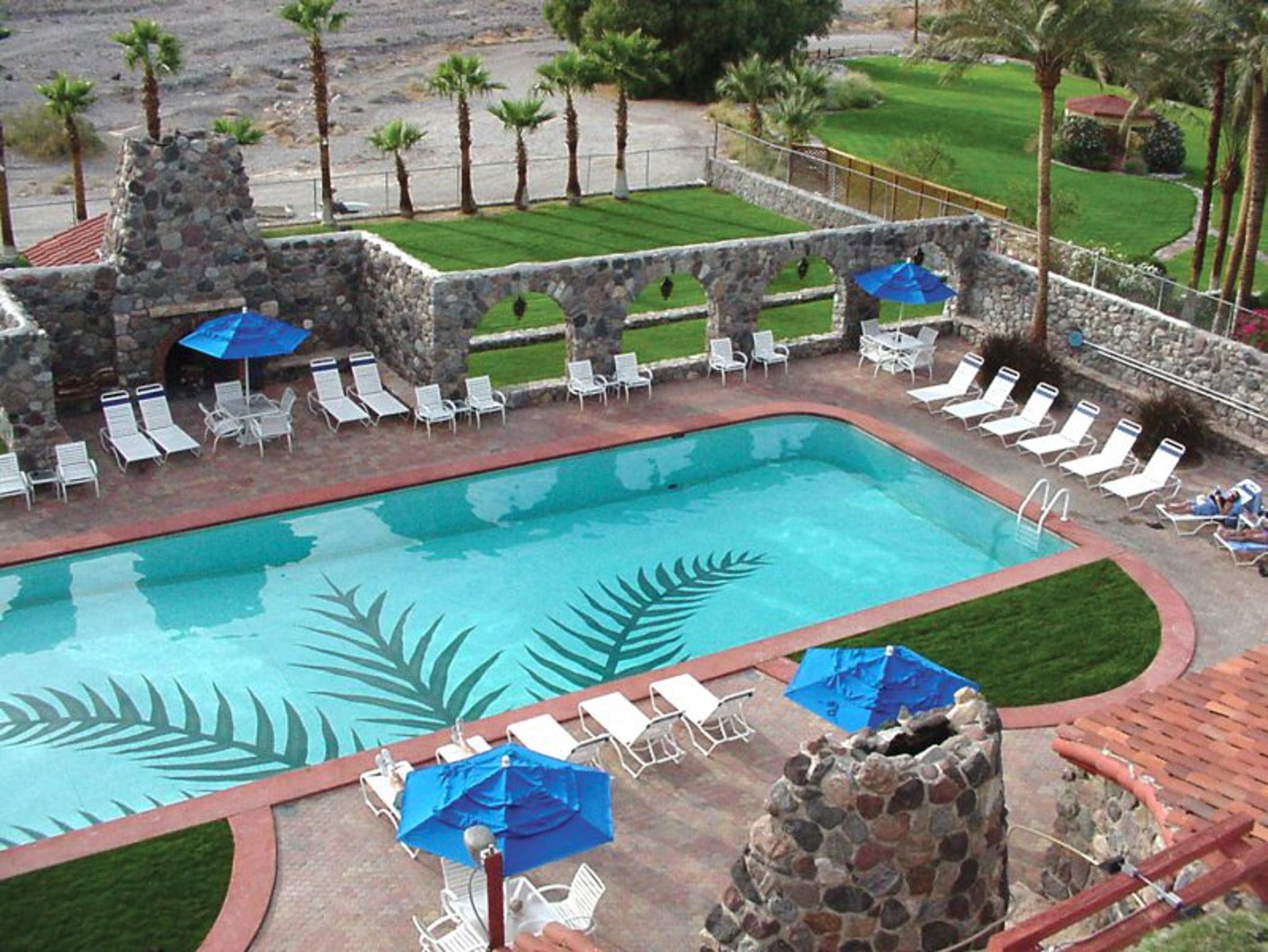 The Inn At Indian Village מראה חיצוני תמונה The swimming pool at the Inn at the Opera