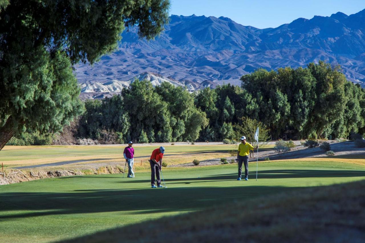 The Inn At Indian Village מראה חיצוני תמונה Golfers at the Sun Valley Resort